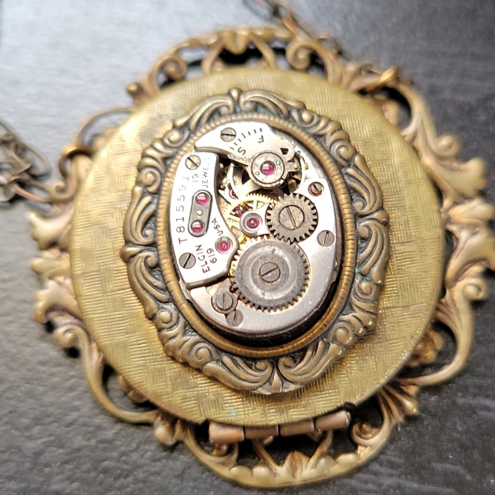 Steampunk Locket - Picture 3 of 3